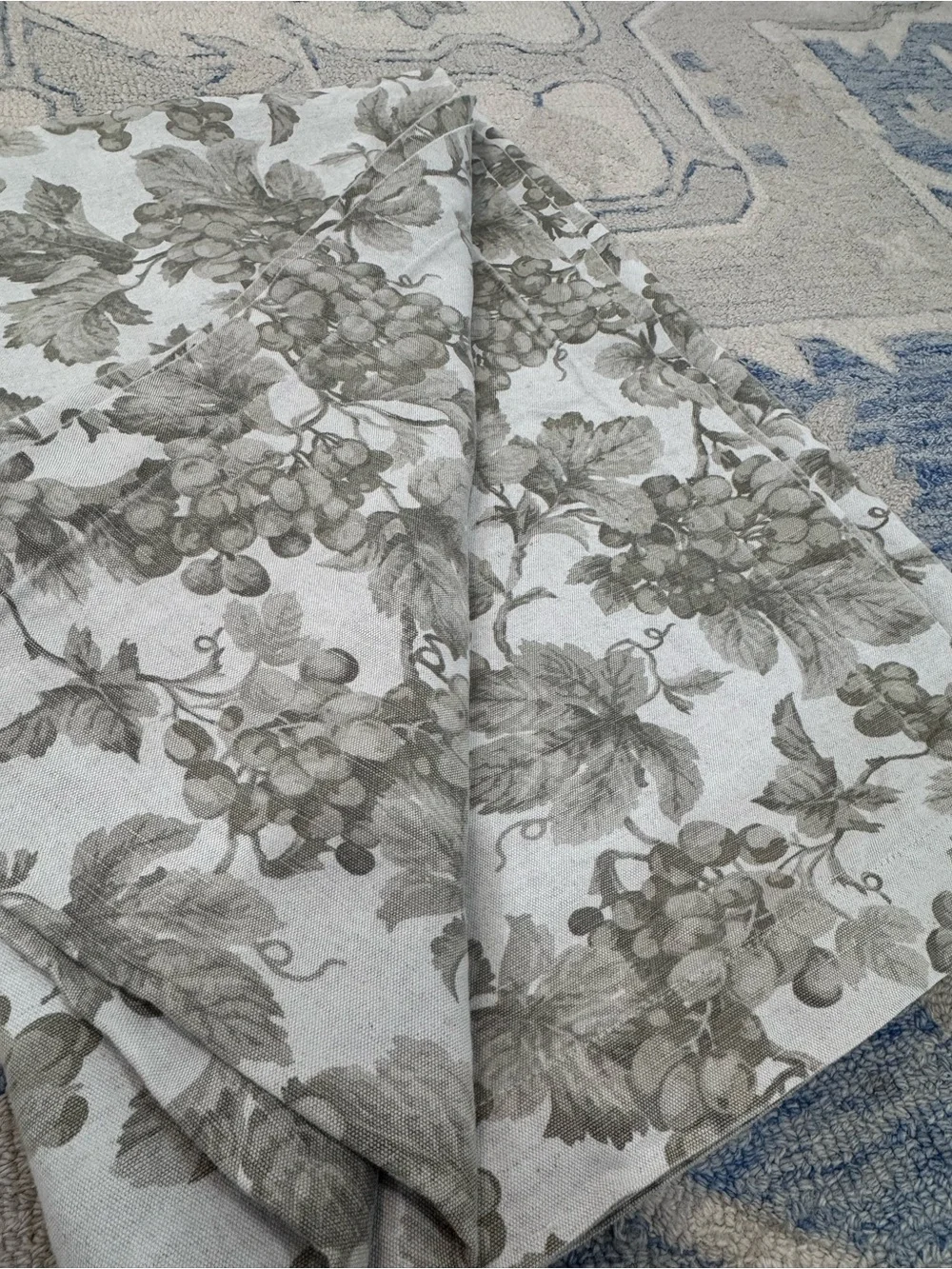 70X180 Williams Sonoma Grape Vine  Tablecloth